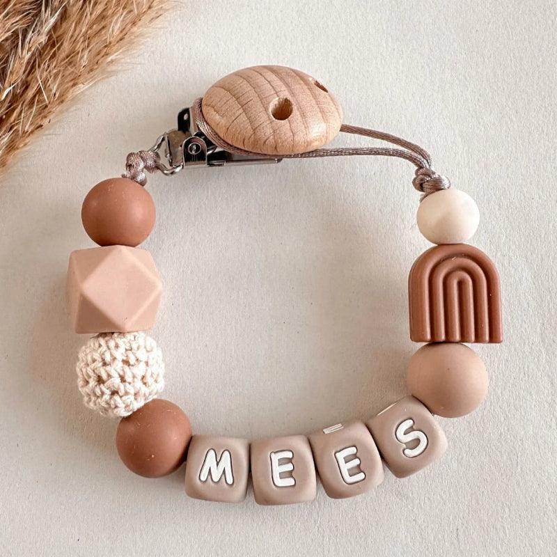 Speenkoord met naam - naturel regenboog caramel | MiniDulce - Mini Dulce